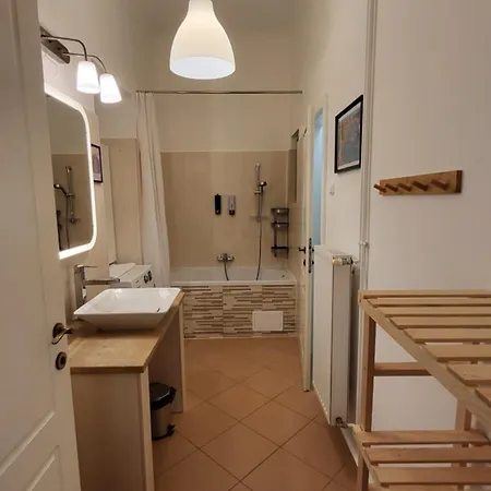 Apartment Away From Crowds, Near To Center - Vaskapu *